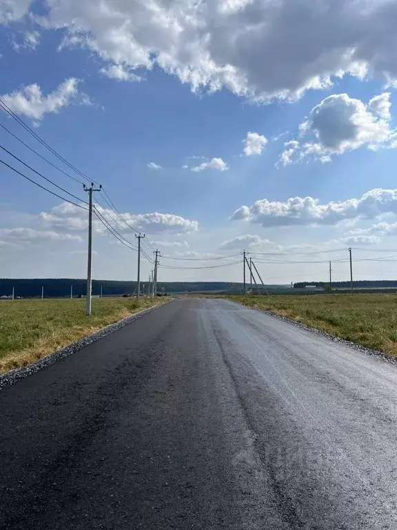 Участок в Свердловская область, Сысертский городской округ, с. ... - Фото 0