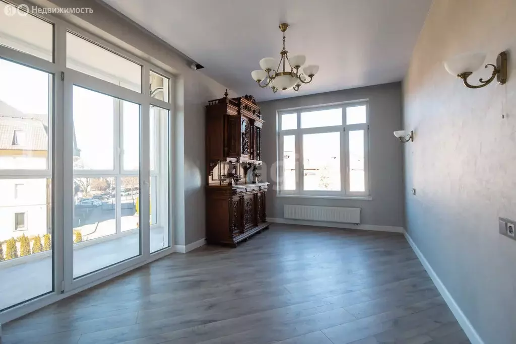 3-комнатная квартира: Калининград, Вагоностроительная улица, 3А (80.3 ... - Фото 0