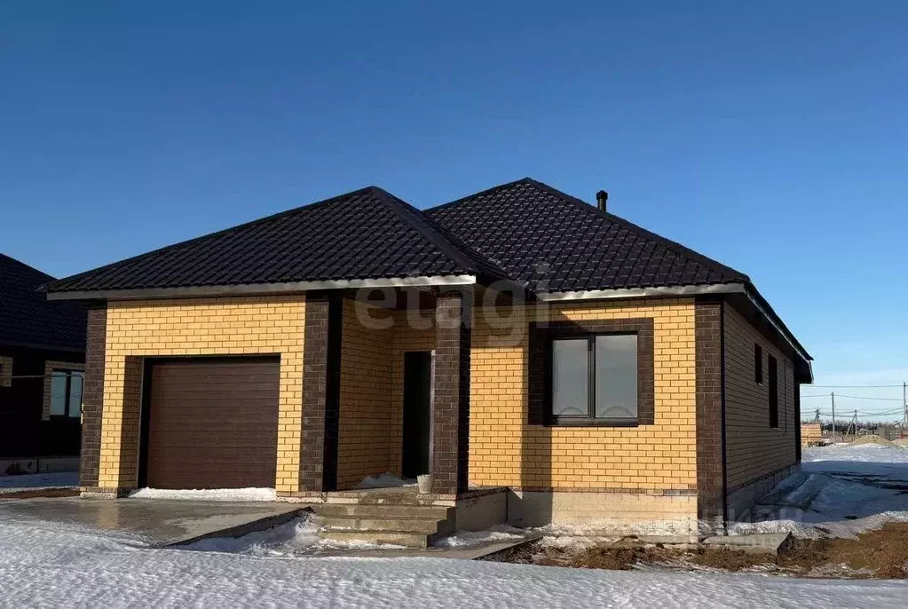 Дом в Оренбургская область, Оренбургский район, с. Благословенка ул. ... - Фото 1