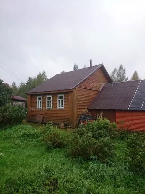 Дом в Новгородская область, Окуловский район, Котовское с/пос, д. ... - Фото 1