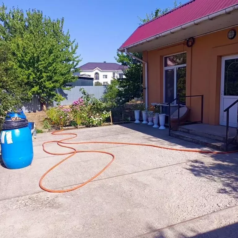 Дом в Крым, Симферопольский район, с. Укромное ул. Молодежная (42 м) - Фото 2