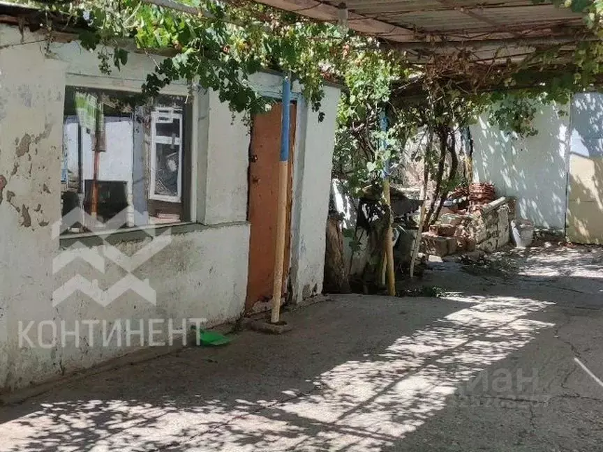 Дом в Крым, Сакский район, Добрушинское с/пос, с. Елизаветово ул. ... - Фото 2