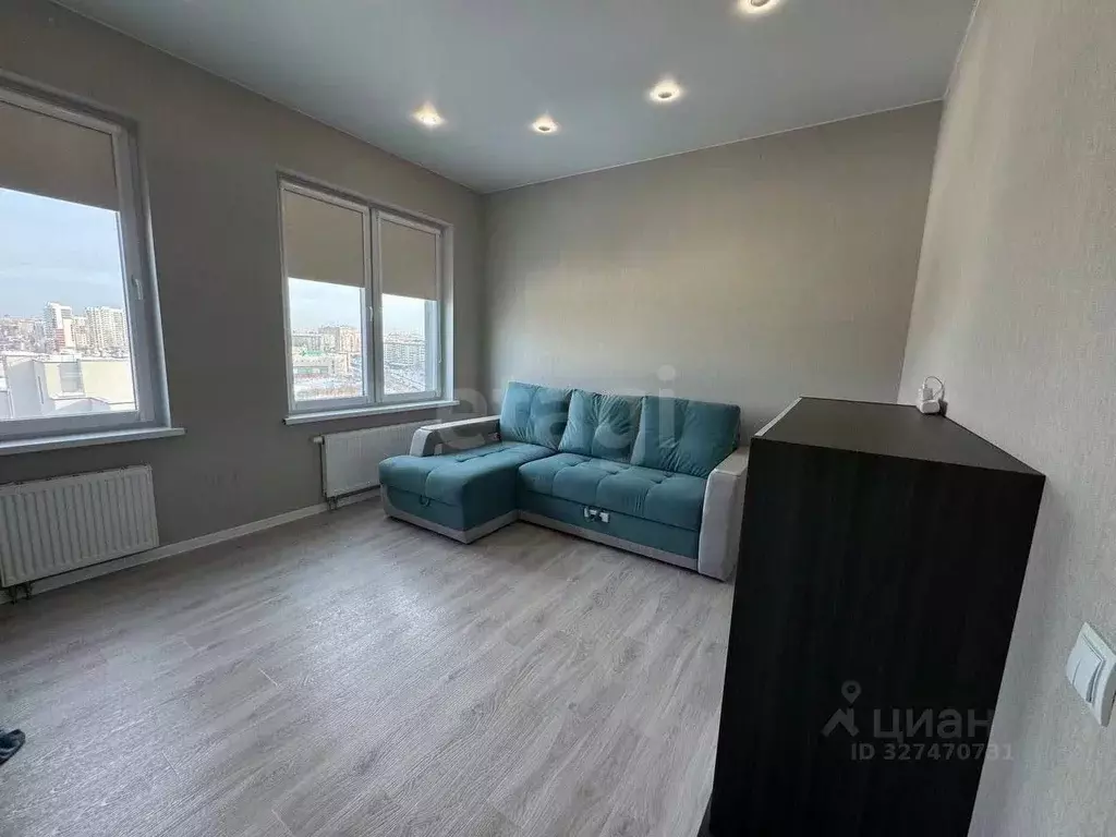 2-к кв. Удмуртия, Ижевск ул. Имени В.С. Тарасова, 1 (55.0 м) - Фото 1