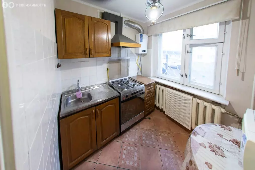 3-комнатная квартира: Альметьевск, улица Пушкина, 35 (61.1 м) - Фото 2