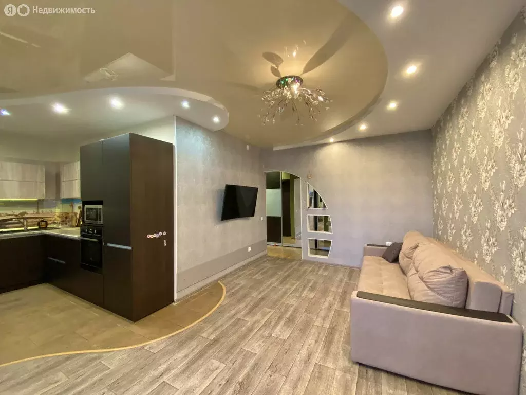 3-комнатная квартира: Киров, Красноармейская улица, 3А (100 м) - Фото 1