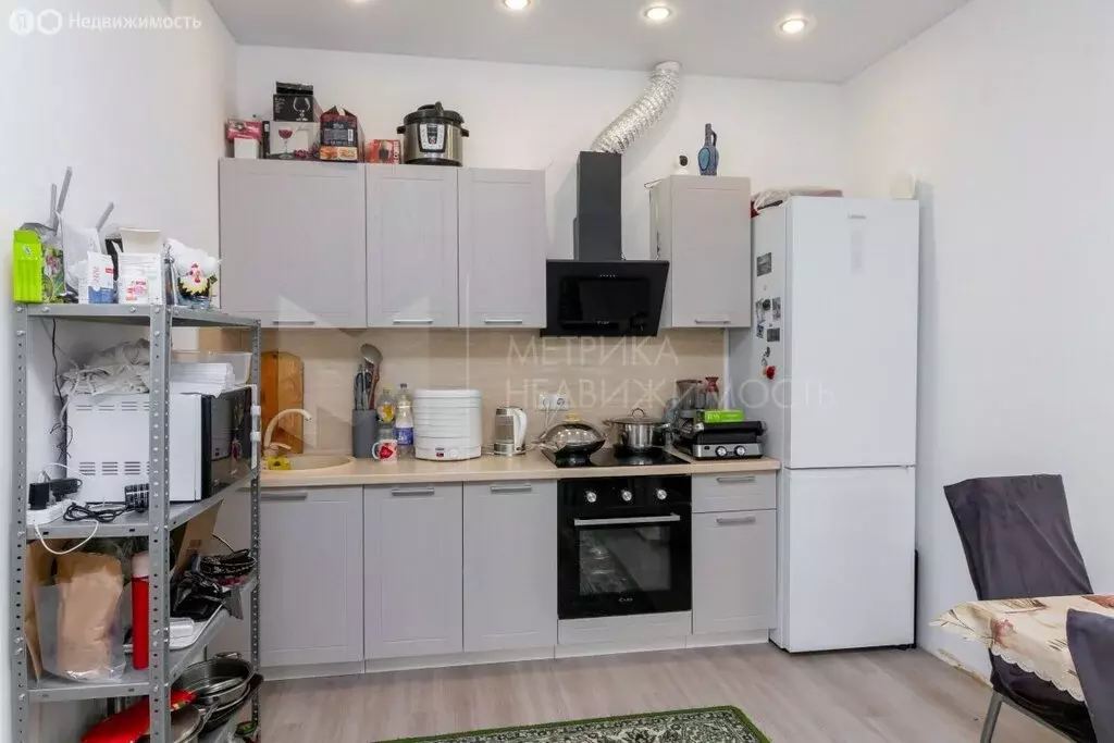 2-комнатная квартира: Тюмень, Стройотрядовская улица, 12 (65.6 м) - Фото 2