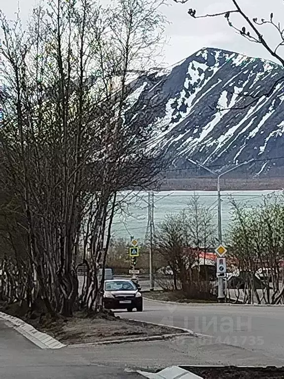 Комната Мурманская область, Кировск Ленинградская ул., 21 - Фото 1