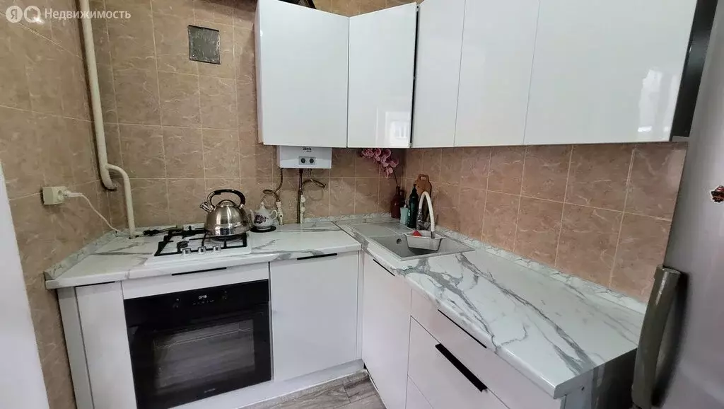 3-комнатная квартира: Аксай, улица Дружбы, 9 (58.2 м) - Фото 0