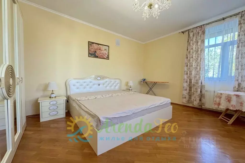 Дом в Крым, Феодосия ул. Русская, 6 (50 м) - Фото 1