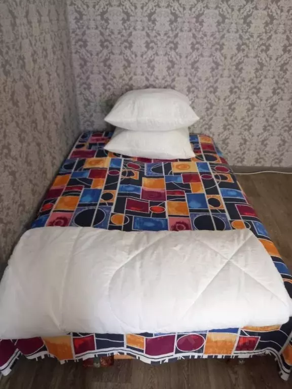 2-к кв. Оренбургская область, Оренбург Банный пер., 1 (70.0 м) - Фото 0