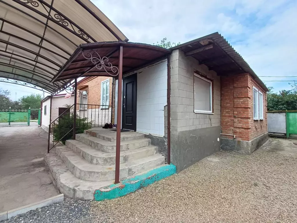 Дом в Ростовская область, Батайск Краснодарская ул. (120 м) - Фото 0