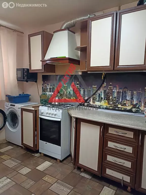 4-комнатная квартира: Каменск-Уральский, улица Кирова, 57 (58.1 м) - Фото 1