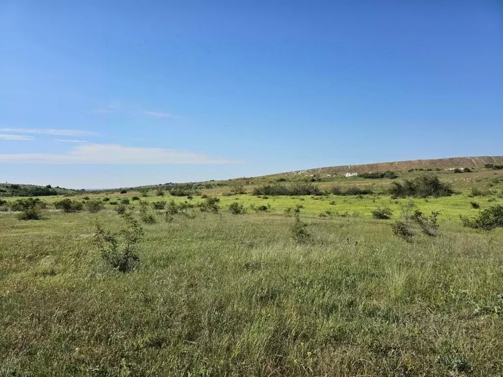 Участок в Крым, Бахчисарайский район, Ароматненское с/пос, с. ... - Фото 1