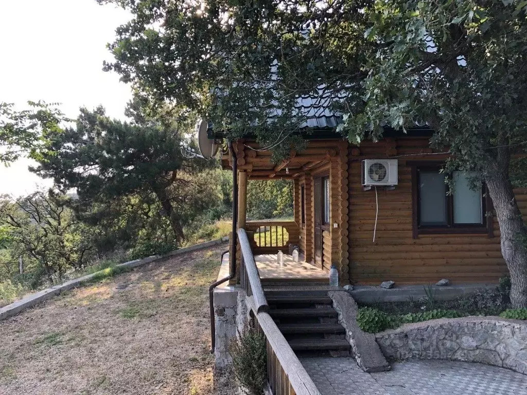 Участок в Крым, Ялта муниципальный округ, Санаторное пгт ул. Гагарина, ... - Фото 1