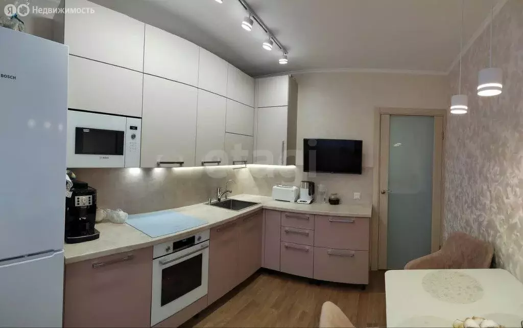 3-комнатная квартира: Пермь, Целинная улица, 57 (70 м) - Фото 0