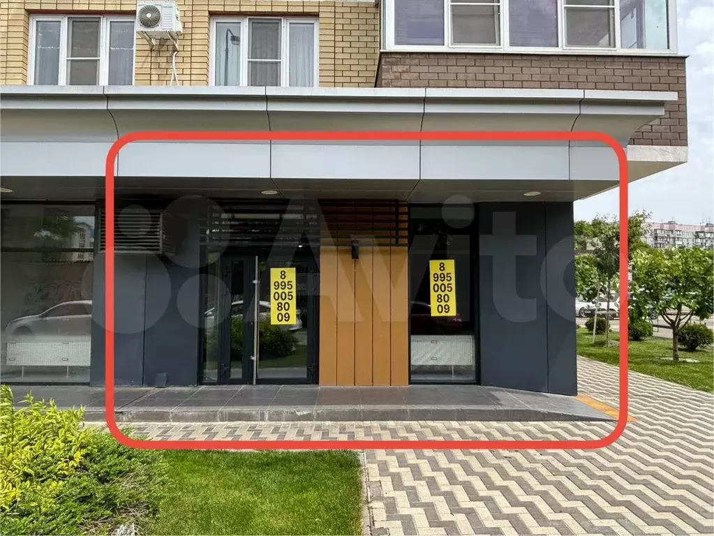 Торговое угловое 92 м2 - Фото 0