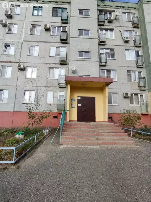 3-комнатная квартира: Элиста, 8-й микрорайон, 67 (62.5 м) - Фото 1