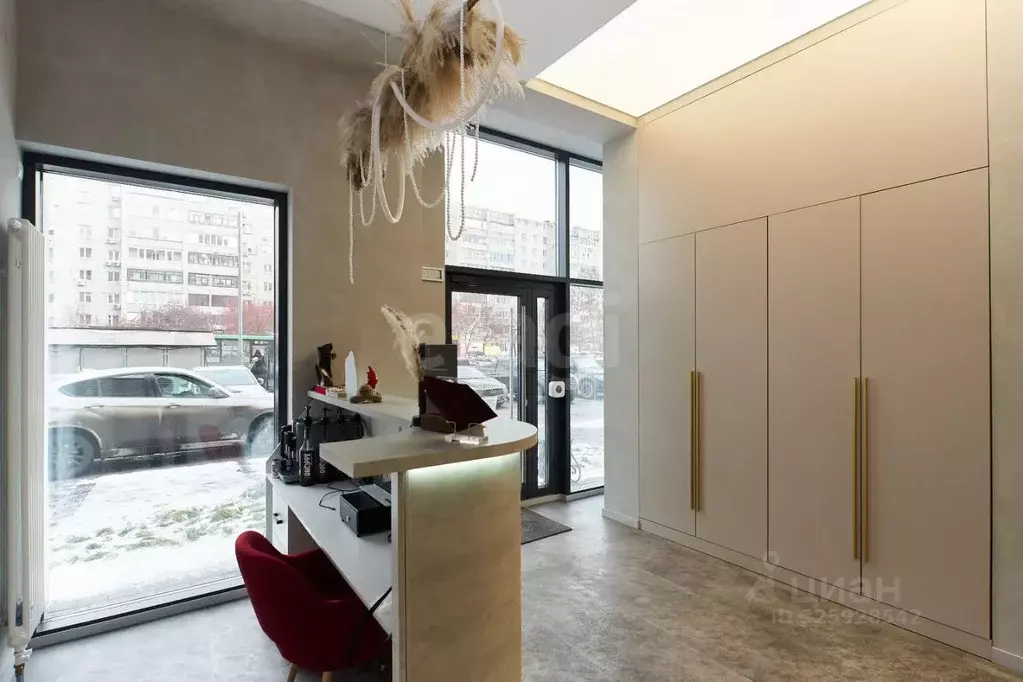 Помещение свободного назначения в Тюменская область, Тюмень ул. 50 лет ... - Фото 2