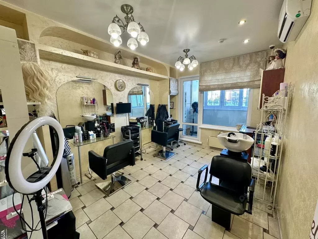 Помещение свободного назначения в Алтайский край, Барнаул просп. ... - Фото 1