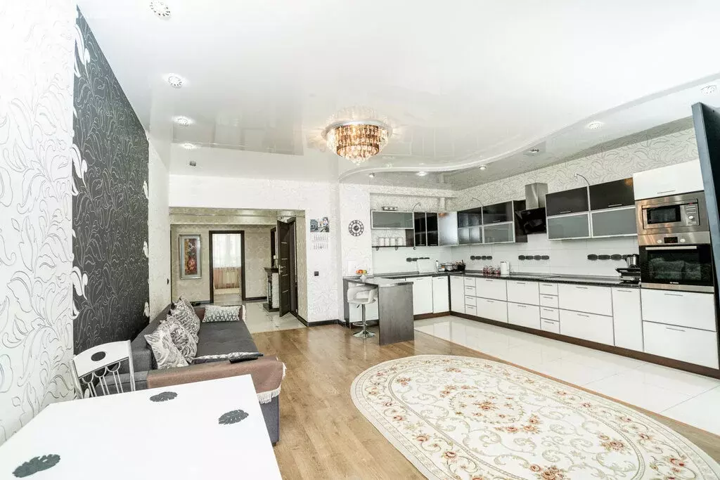 3-комнатная квартира: Иркутск, проспект Маршала Жукова, 5/2 (127 м) - Фото 0