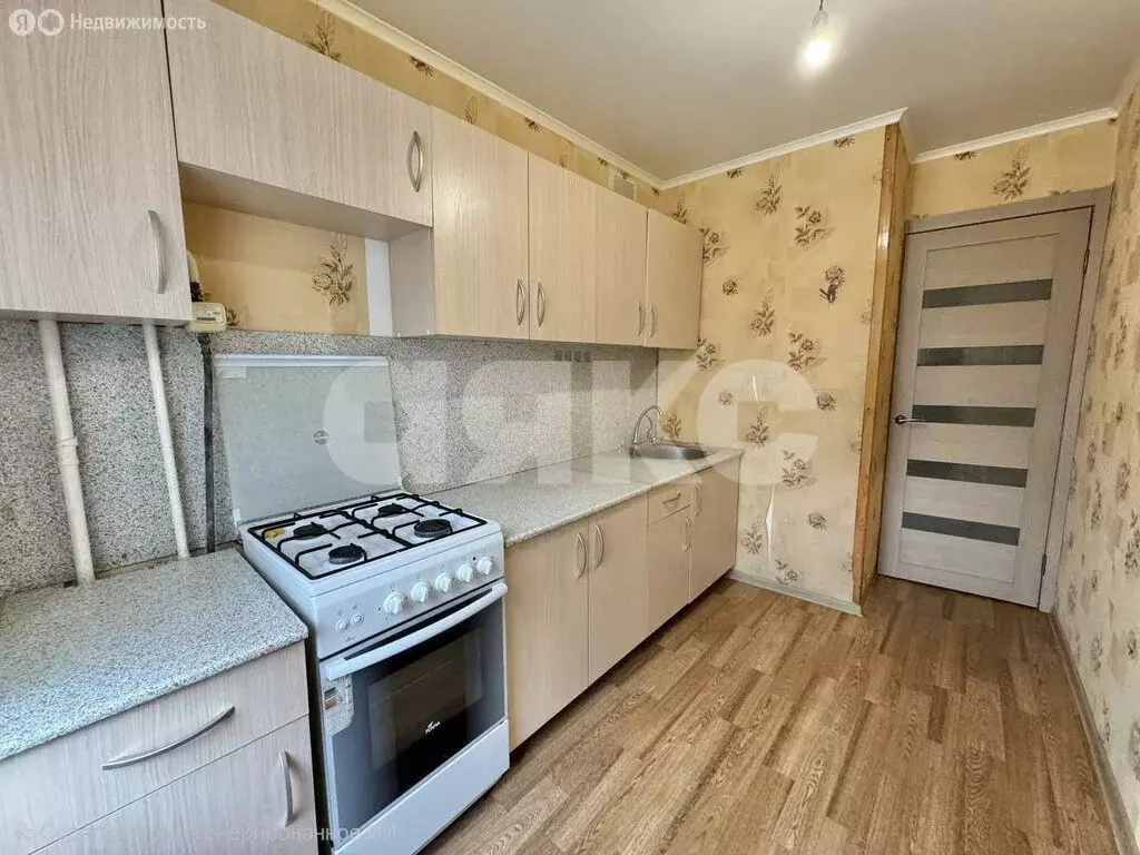 3-комнатная квартира: Нижнекамск, проспект Вахитова, 17 (60 м) - Фото 1