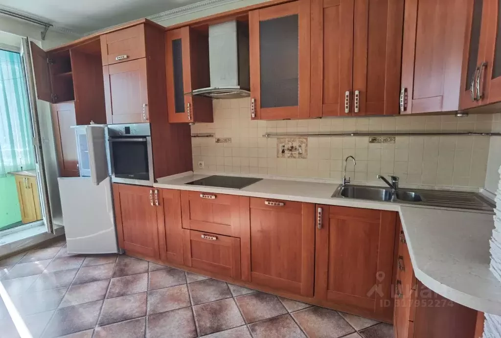 2-к кв. Москва ул. Адмирала Лазарева, 72 (55.4 м) - Фото 0