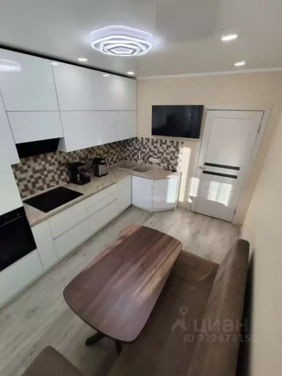 2-к кв. Татарстан, Казань ул. Азата Аббасова, 8 (54.0 м) - Фото 1