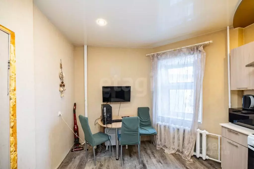 Комната Ханты-Мансийский АО, Сургут проезд Первопроходцев, 4 (32.4 м) - Фото 1