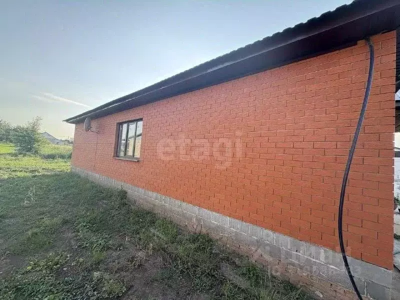 Дом в Белгородская область, Корочанский район, Погореловское с/пос, с. ... - Фото 2