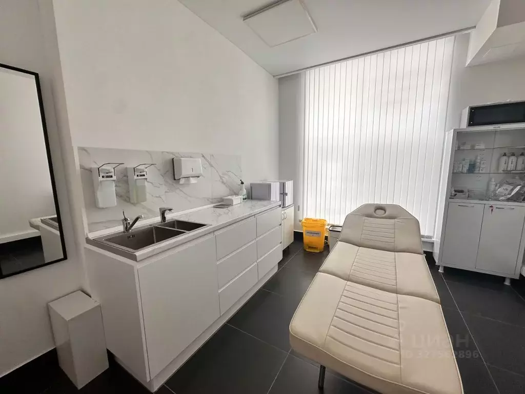 Помещение свободного назначения в Татарстан, Казань ул. Павлюхина, ... - Фото 1