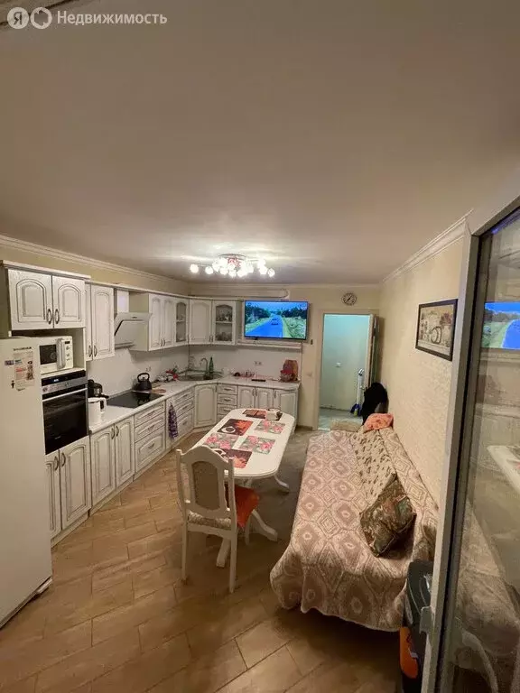 2-комнатная квартира: Геленджик, улица Маршала Жукова, 1к5 (65.1 м) - Фото 0
