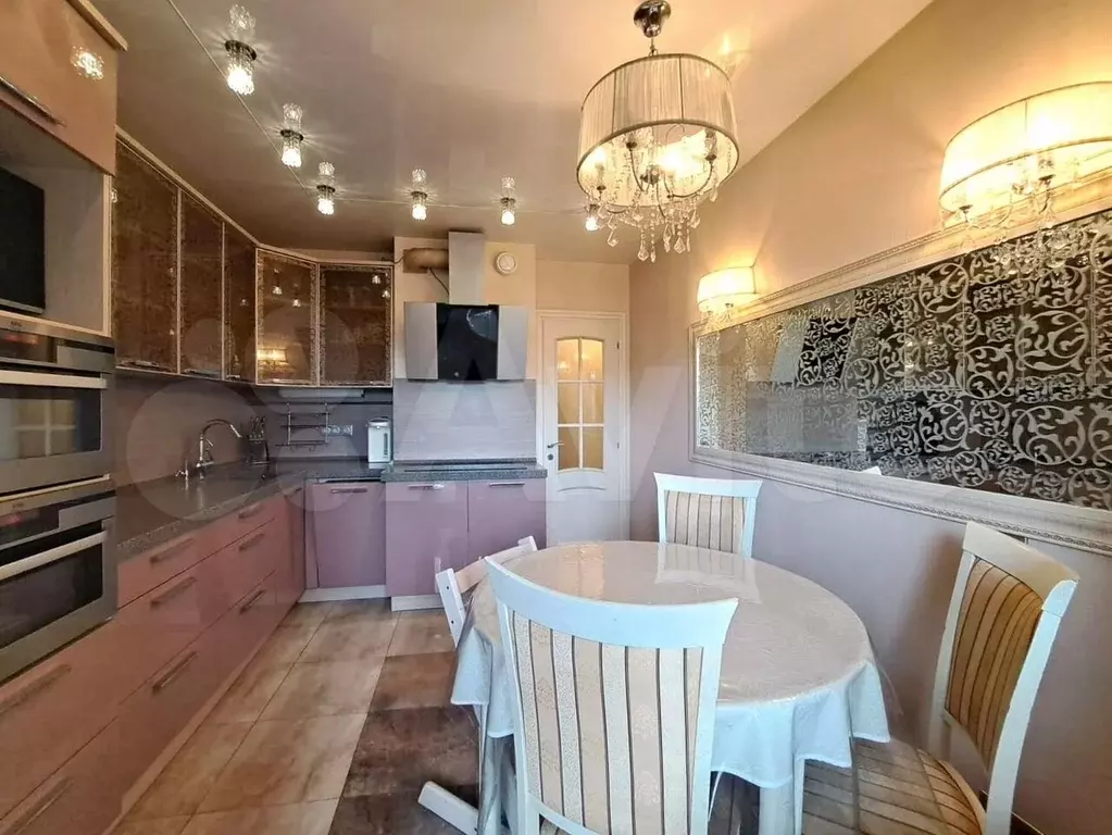 3-к. квартира, 90 м, 8/17 эт. - Фото 1