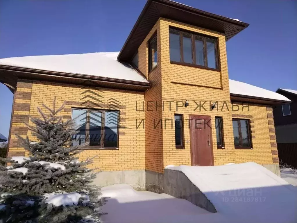 Коттедж в Белгородская область, Старооскольский городской округ, с. ... - Фото 1