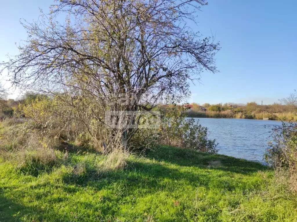 Участок в Краснодарский край, Абинский район, Ахтырское городское ... - Фото 1