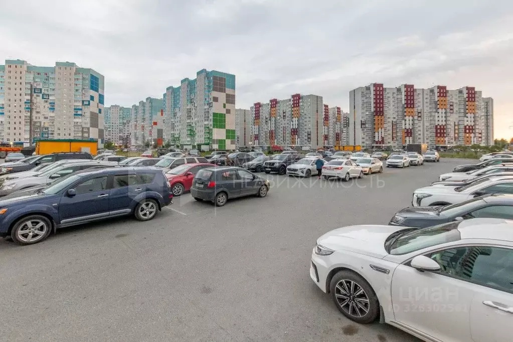 2-к кв. Тюменская область, Тюмень ул. Федюнинского, 64к1 (64.0 м) - Фото 1