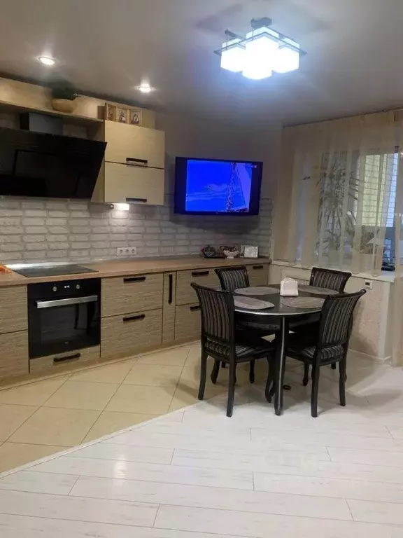 2-к кв. Брянская область, Брянск Бежицкая ул., 1К8 (73.0 м) - Фото 1