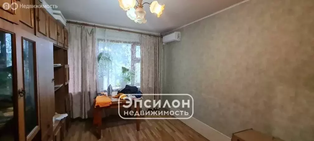 3-комнатная квартира: Курск, улица Майский Бульвар, 4 (60.2 м) - Фото 1