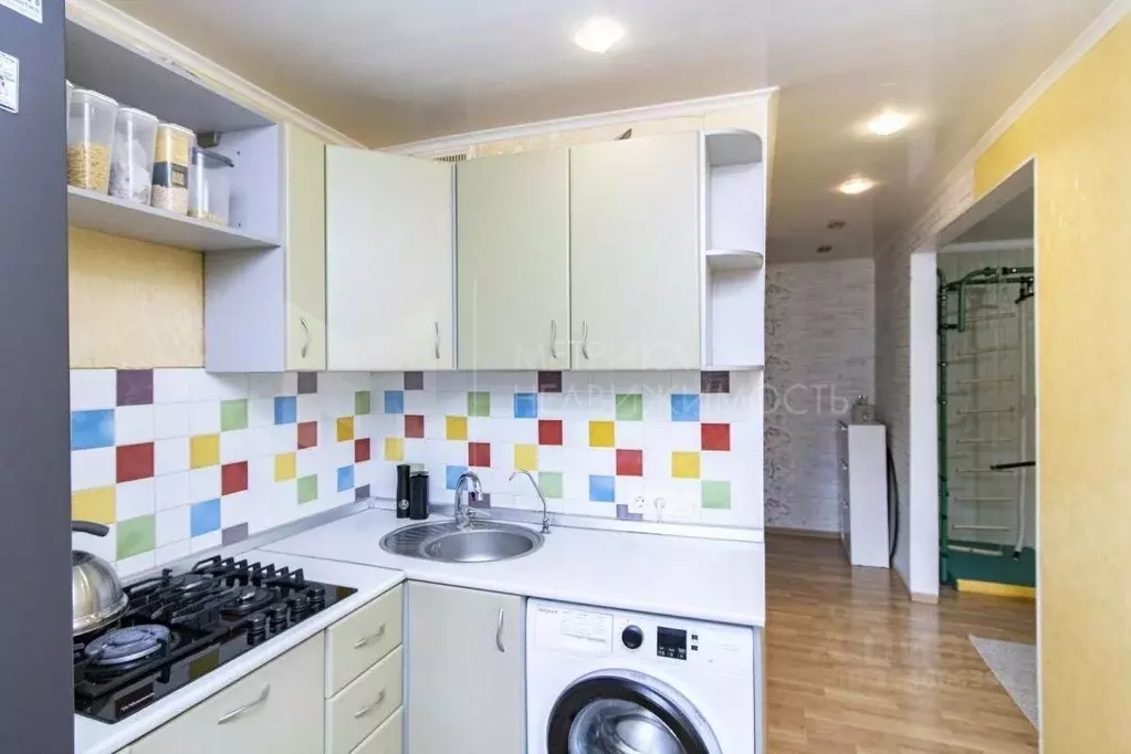 3-к кв. Тюменская область, Тюмень ул. Парфенова, 36 (58.8 м) - Фото 1