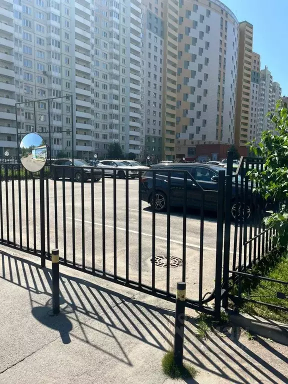 Гараж в Санкт-Петербург Звездное муниципальный округ, Гранд Фамилия ... - Фото 1