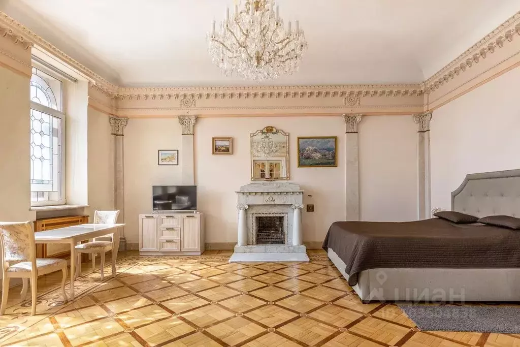 4-к кв. Санкт-Петербург Кирочная ул., 22 (150.0 м) - Фото 0
