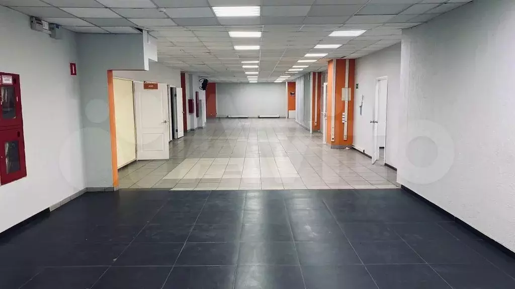 Фитнес центр, детская студия, офис (колл центр), 531 кв. м - Фото 0