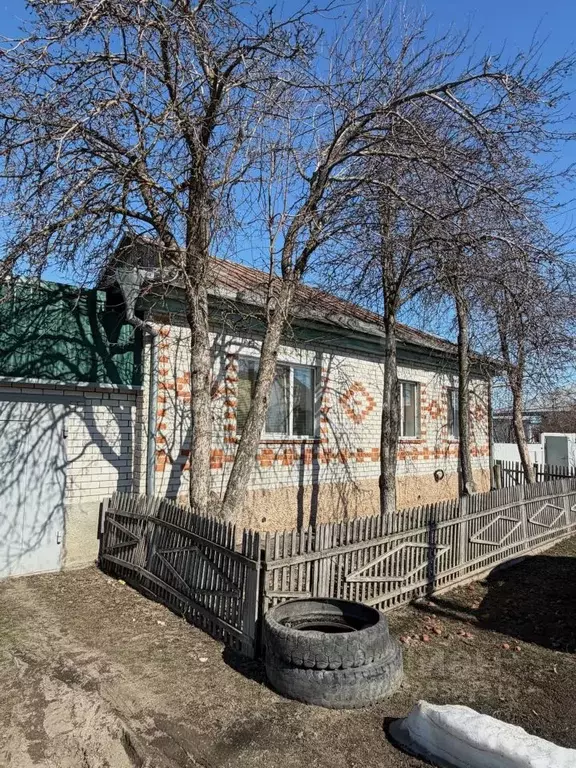 Дом в Саратовская область, Калининск ул. Максима Горького, 19 (128 м) - Фото 2