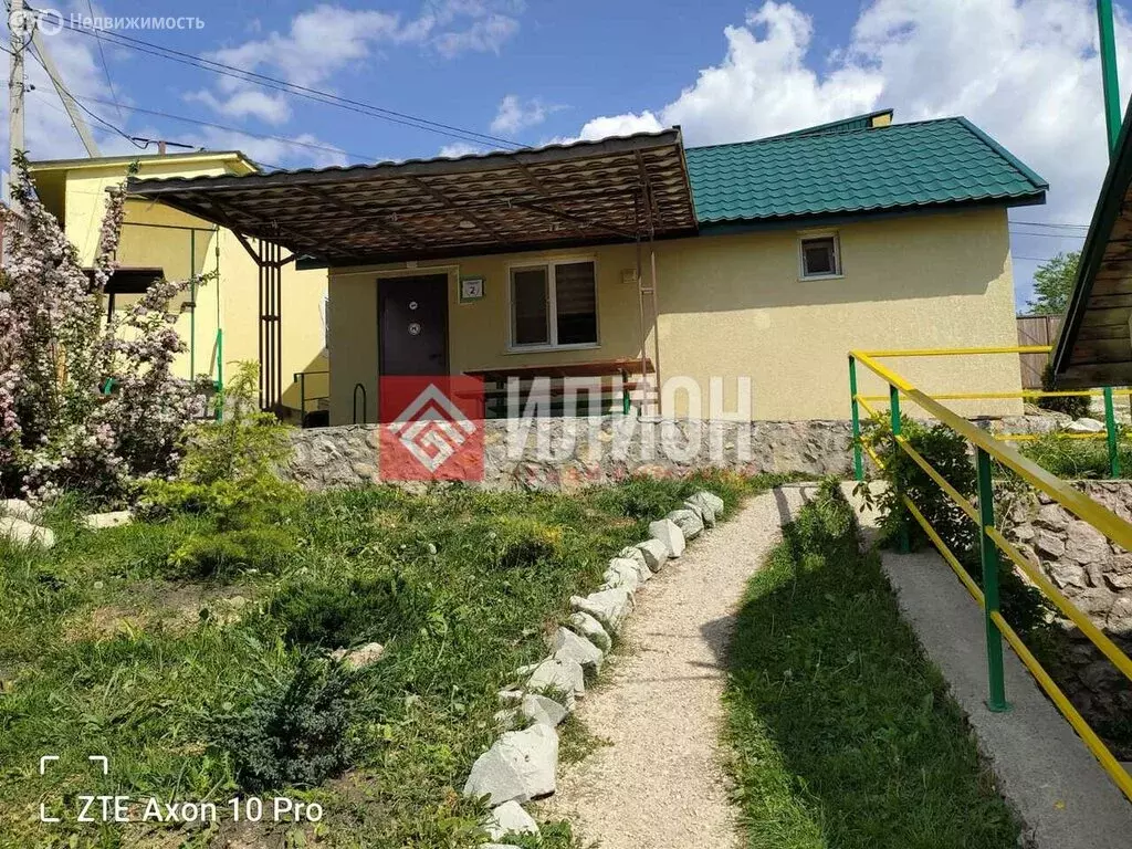 Дом в село Орлиное, Молодёжная улица, 2Ж1 (245 м) - Фото 1
