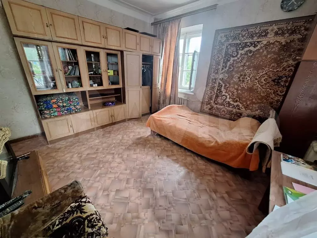 Комната 17 м в 3-к., 3/3 эт. - Фото 1