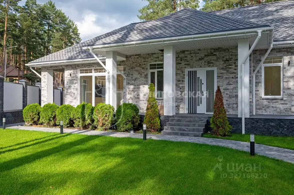 Дом в Свердловская область, Сысерть ул. Липовая, 12 (270 м) - Фото 1