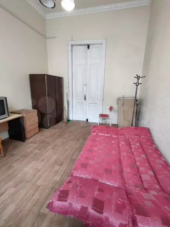 Комната 16 м в 5-к., 2/2 эт. - Фото 1