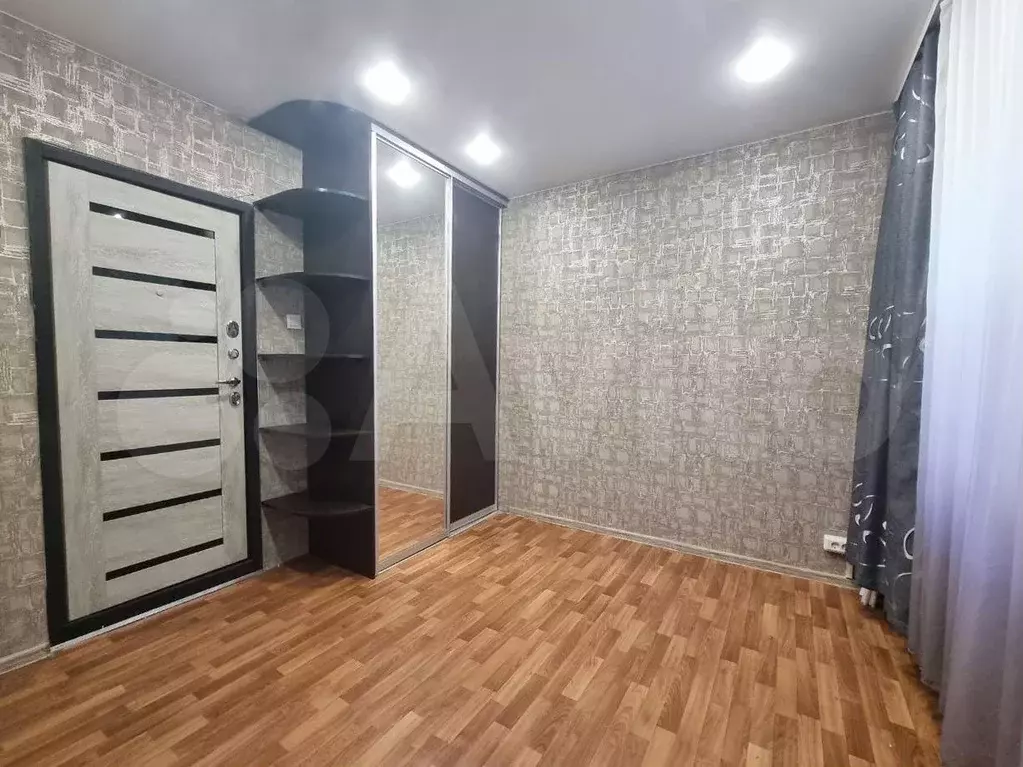 Комната 9,2 м в 3-к., 2/5 эт. - Фото 1