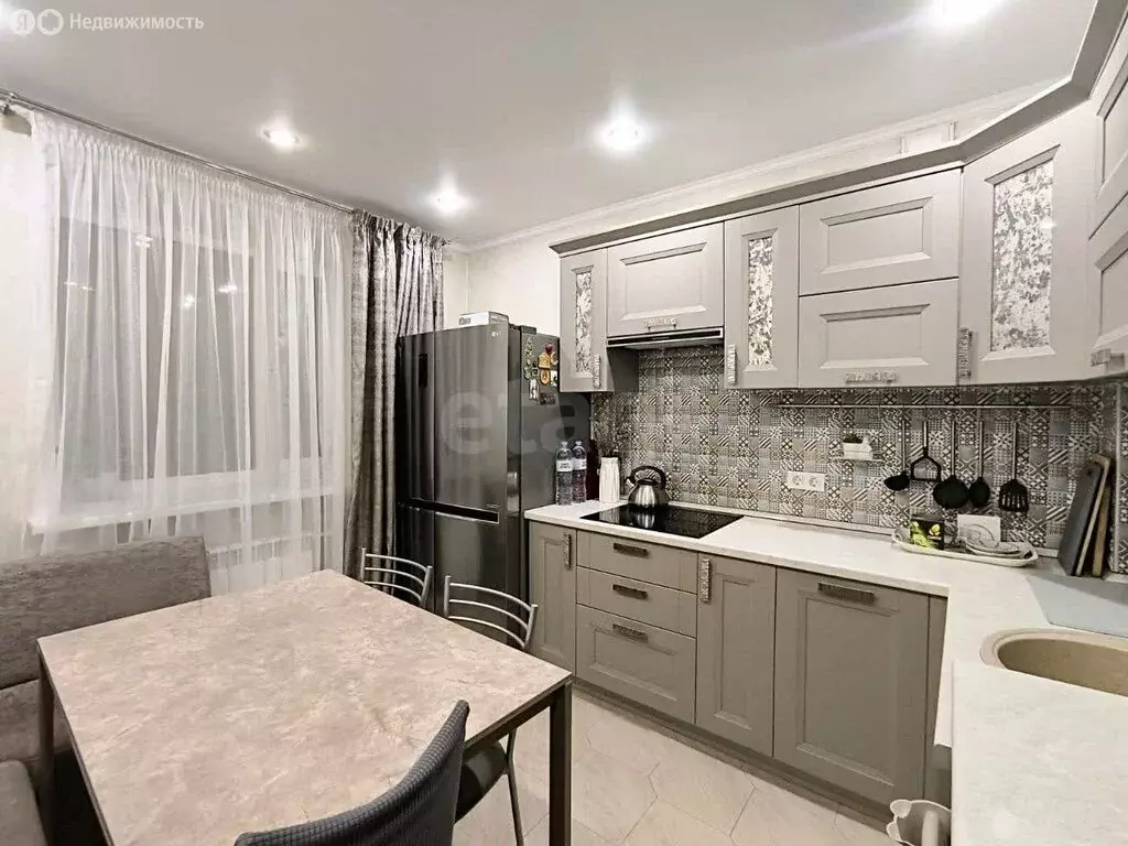 3-комнатная квартира: Самара, Ново-Садовая улица, 181А (87.6 м) - Фото 1