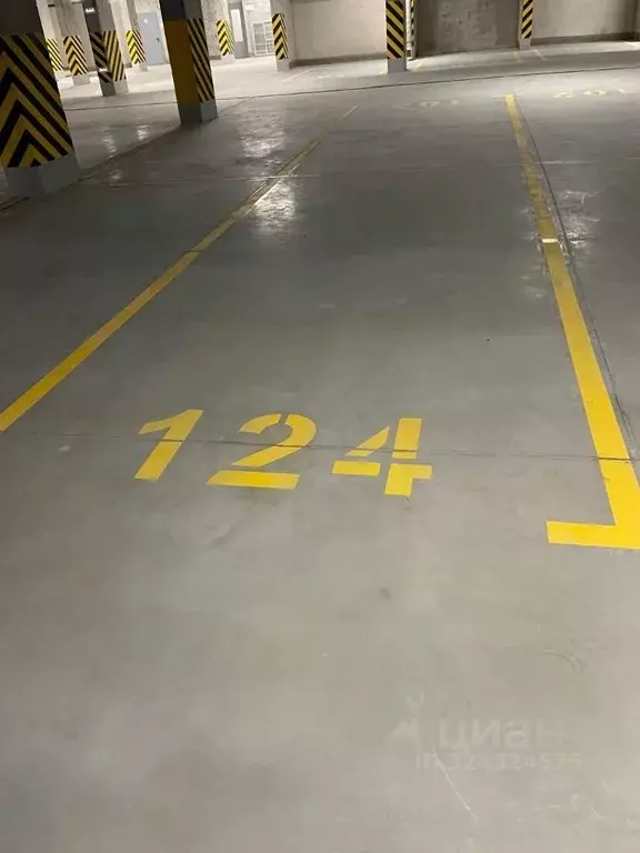 Гараж в Санкт-Петербург Уральская ул., 23 (13 м) - Фото 1