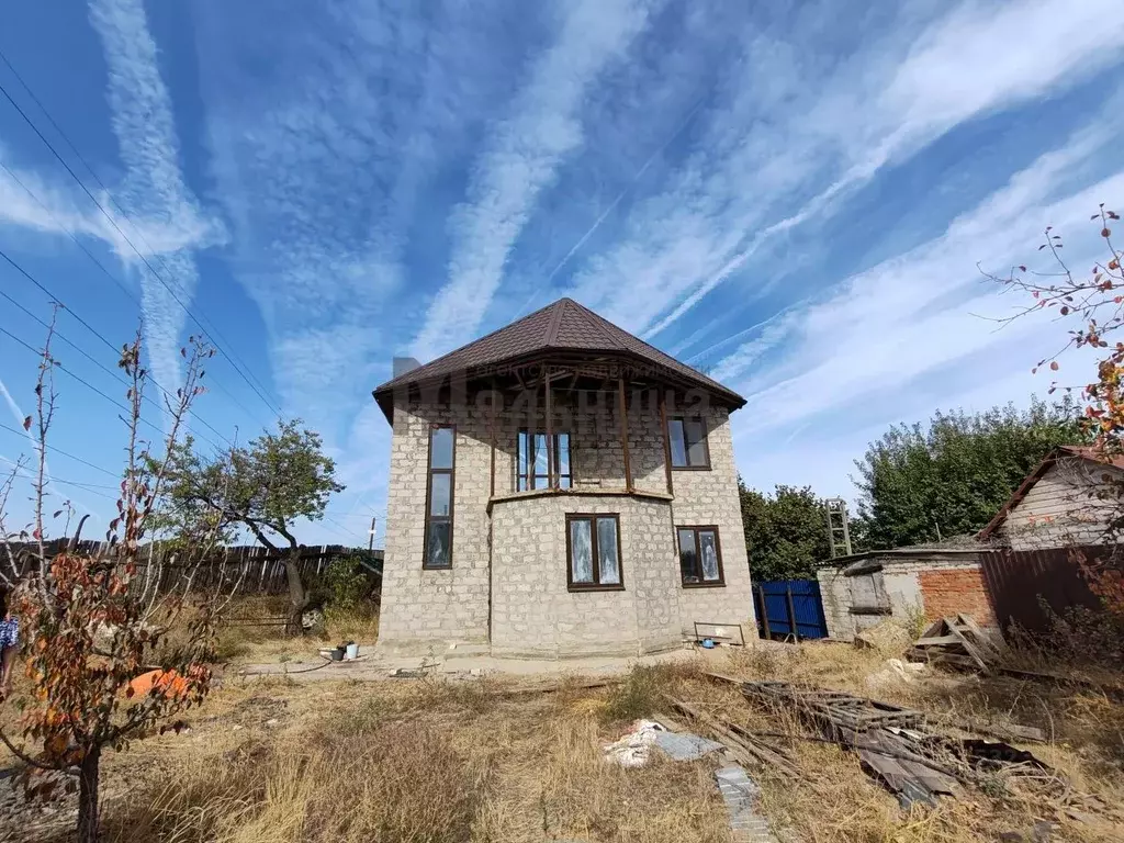 Дом в Волгоградская область, Волжский Мичуринец СНТ, ул. Крайняя, 3 ... - Фото 0